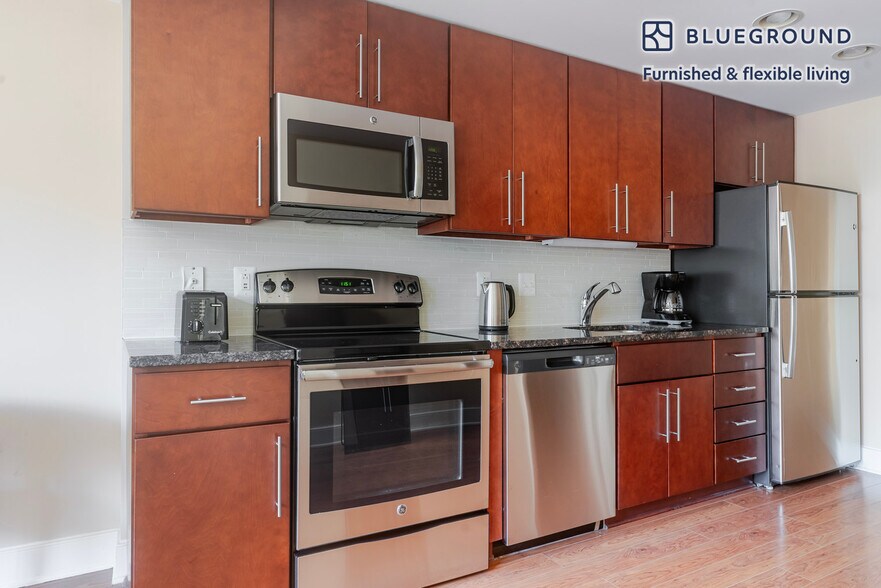 Building Photo - 415 L St NW