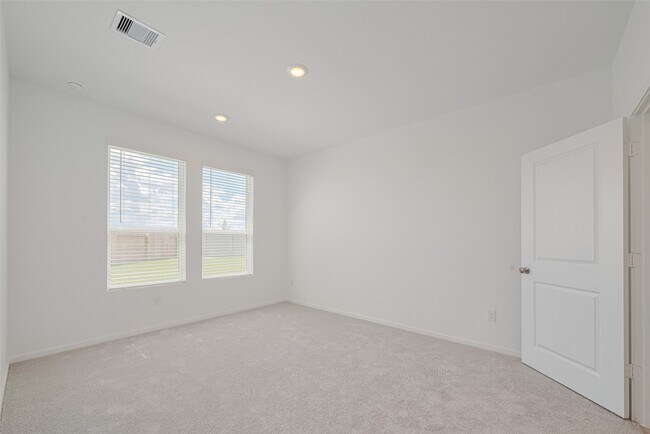 Building Photo - 6743 Iron Clover Dr