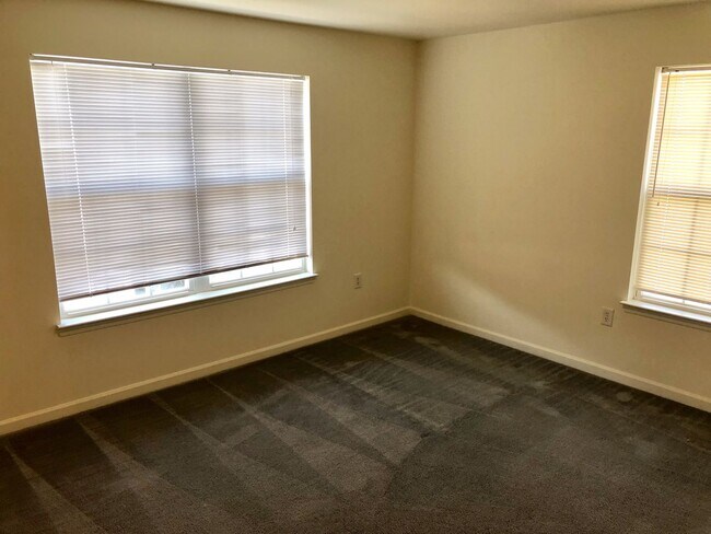 Building Photo - 146-K University Village