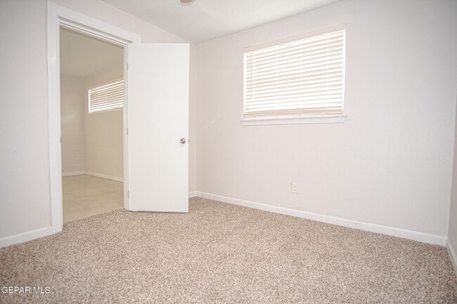 Building Photo - 4920 Alps Dr