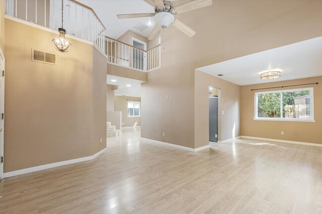 Building Photo - 4100 Diane Dr