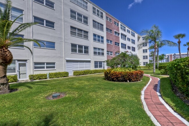 Building Photo - 5575 Gulf Blvd