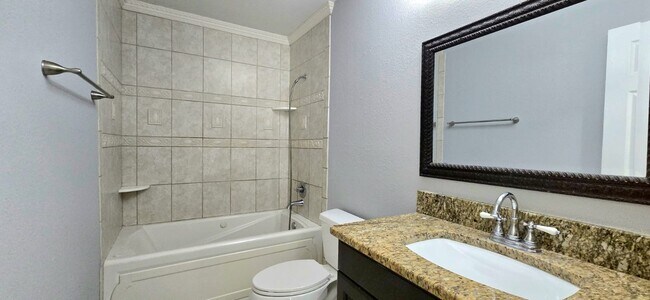 Building Photo - 1340 Paradise Ln