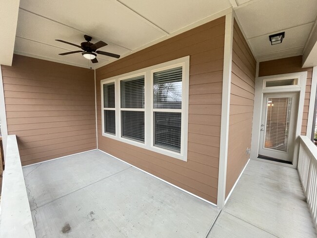 Building Photo - East Nashville home with fenced yard, wash...