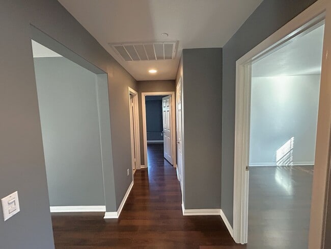 Building Photo - NATURE TRAIL CHINO  (5 BED, 2.5 BATH)