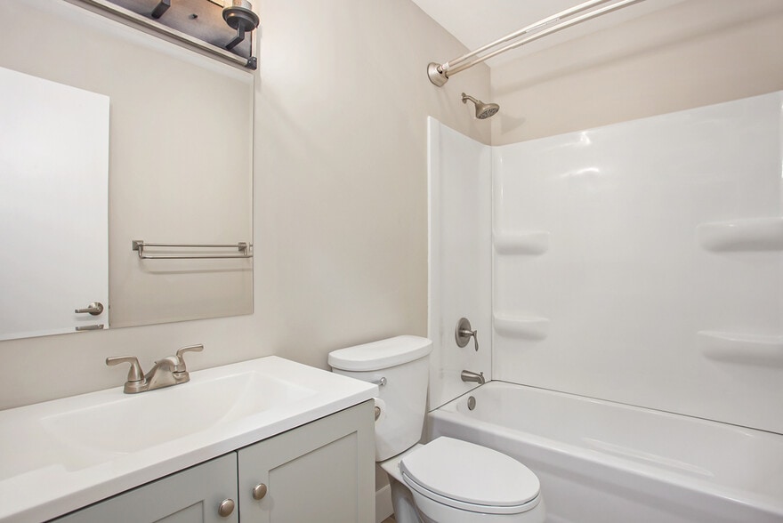 Building Photo - 174 S Fremont St NE