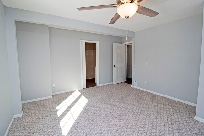 Building Photo - 7250 122nd Ave N