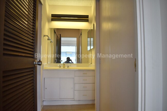 Building Photo - 710 Lunalilo St