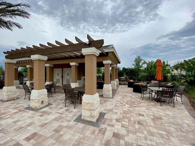 Building Photo - 4648 Prairie Creek St