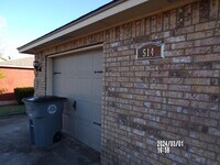 Building Photo - Great Townhouse
