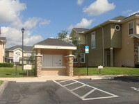 Building Photo - FOR RENT:  3 Bedroom 2 Bathroom Condo w/at...