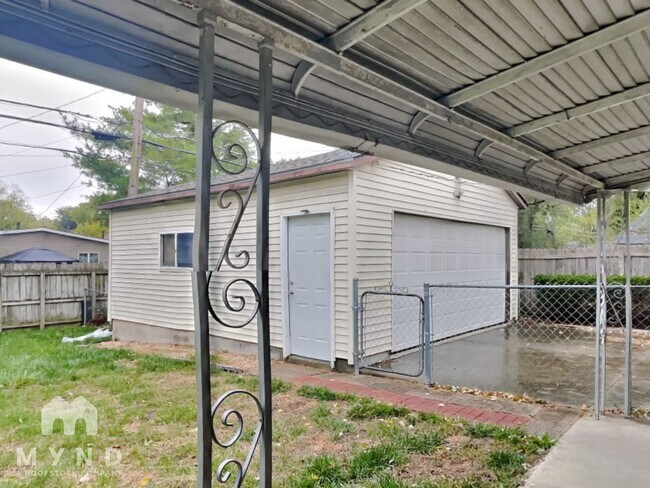 Building Photo - 4957 Betsy Dr