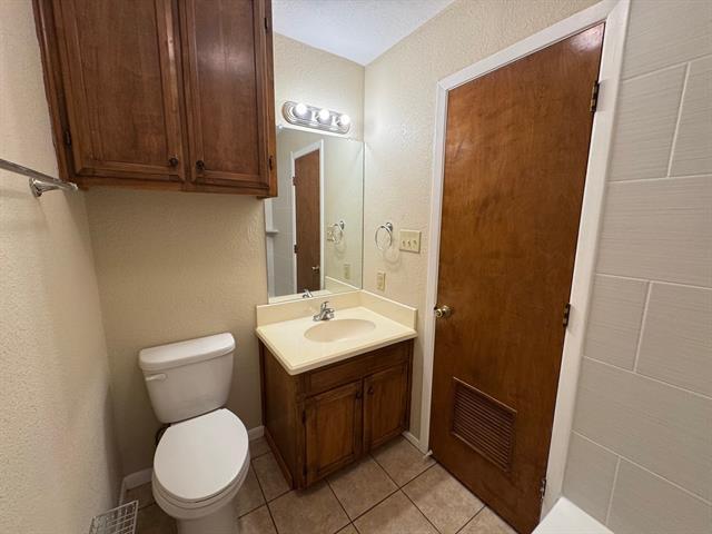 Building Photo - 1002 Harbor Lakes Dr