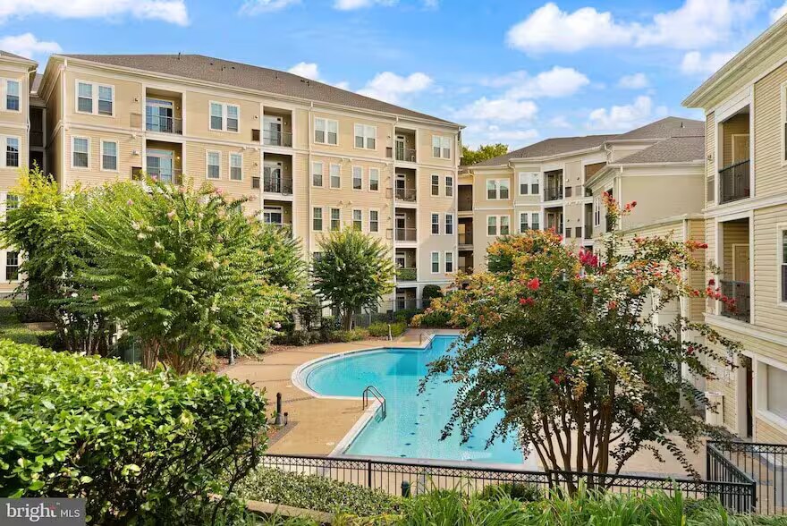 Building Photo - 2465 Army Navy Dr