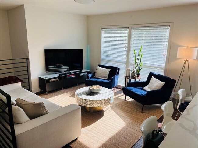 Building Photo - 5619 Shoal Creek Blvd