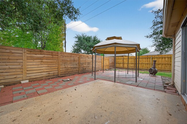 Building Photo - 6102 Crakston St