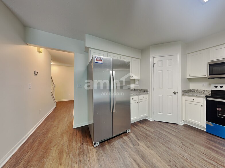 Building Photo - 628 Buckshire Glen