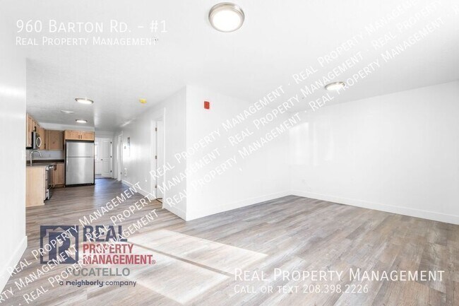 Building Photo - 960 Barton Rd