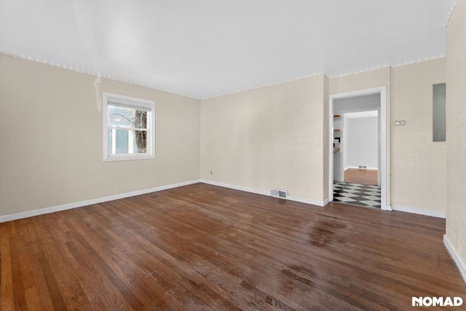 Building Photo - 137 W 18th St