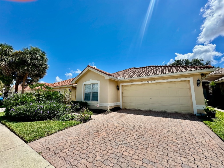 Primary Photo - 2048 Painted Palm Dr