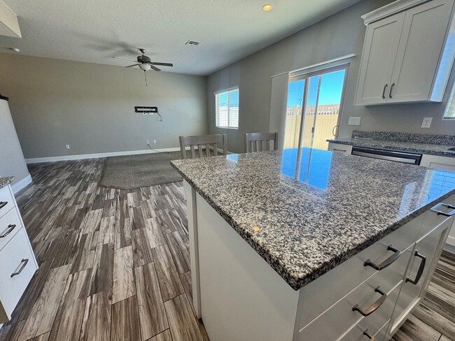 Building Photo - Blackhawk Townhome! Incredible Amenities!!