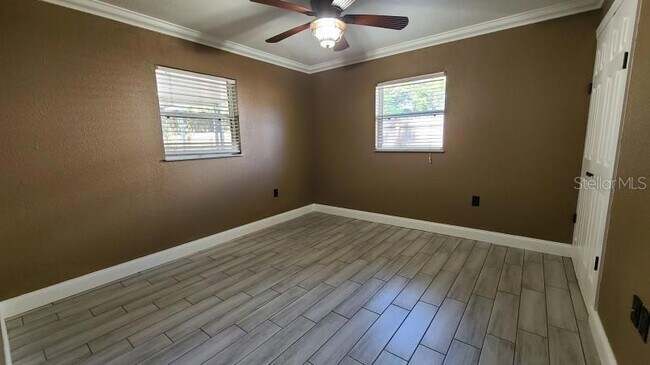 Building Photo - 1742 Cardinal Dr