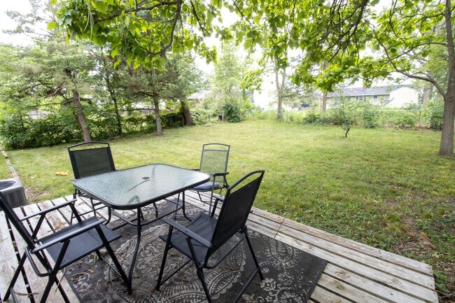 Building Photo - 1311 Paris Rd