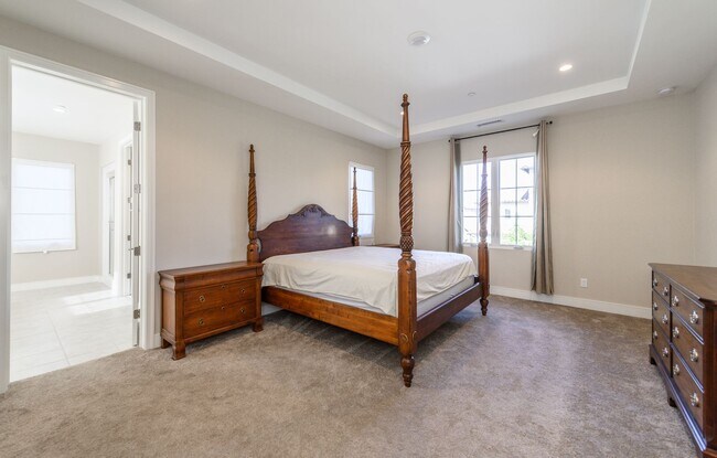 Building Photo - 3bedroom/3 bath/Gated Orchard Hill/Detached House for rent