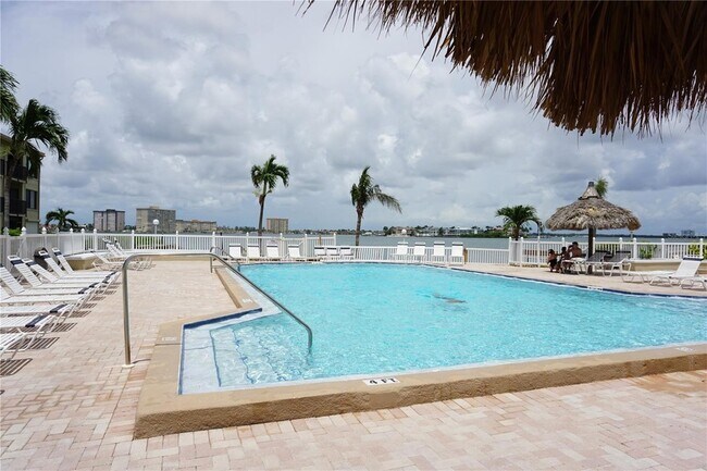 Building Photo - 6322 Palma Del Mar Blvd S