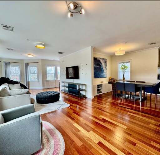 Building Photo - 15 Millmont St