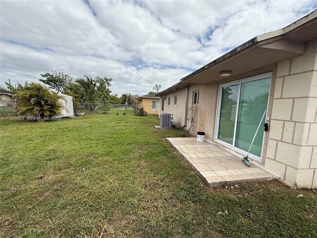 Building Photo - 1205 NW 7th Ave