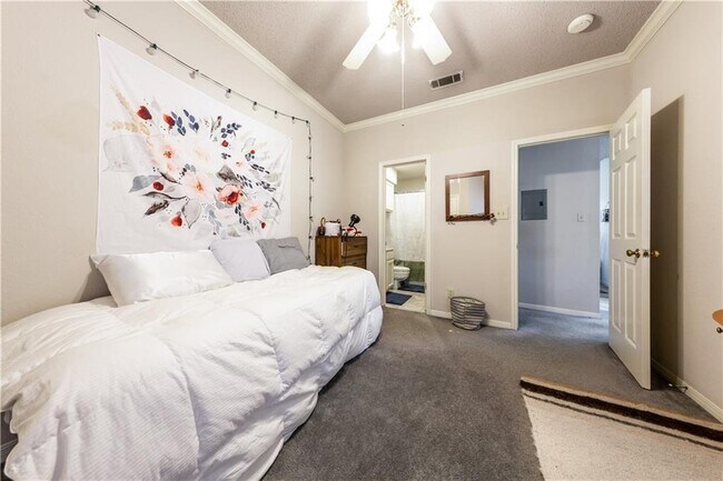 Building Photo - 3111 Tom Green St