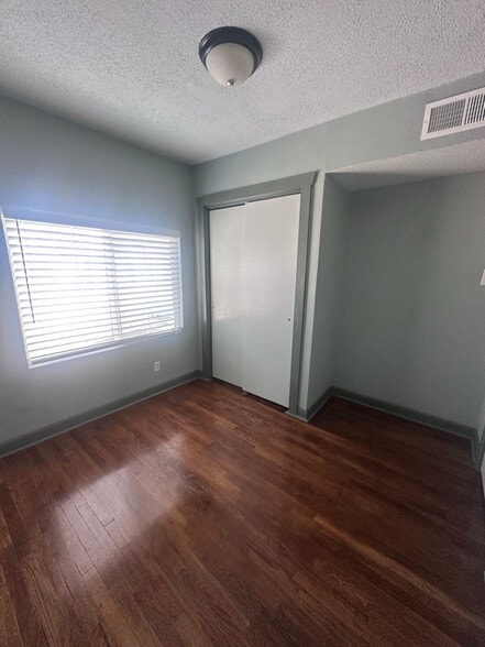 Building Photo - 3211 Savannah Ave