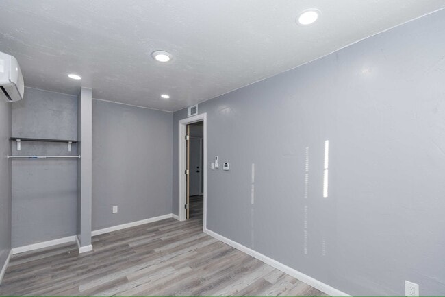 Building Photo - Redone 2/1