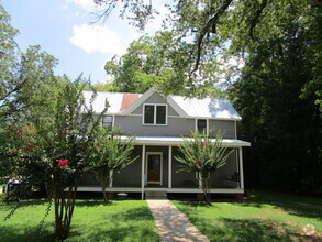 Building Photo - One Bedroom Off Of Chase Street