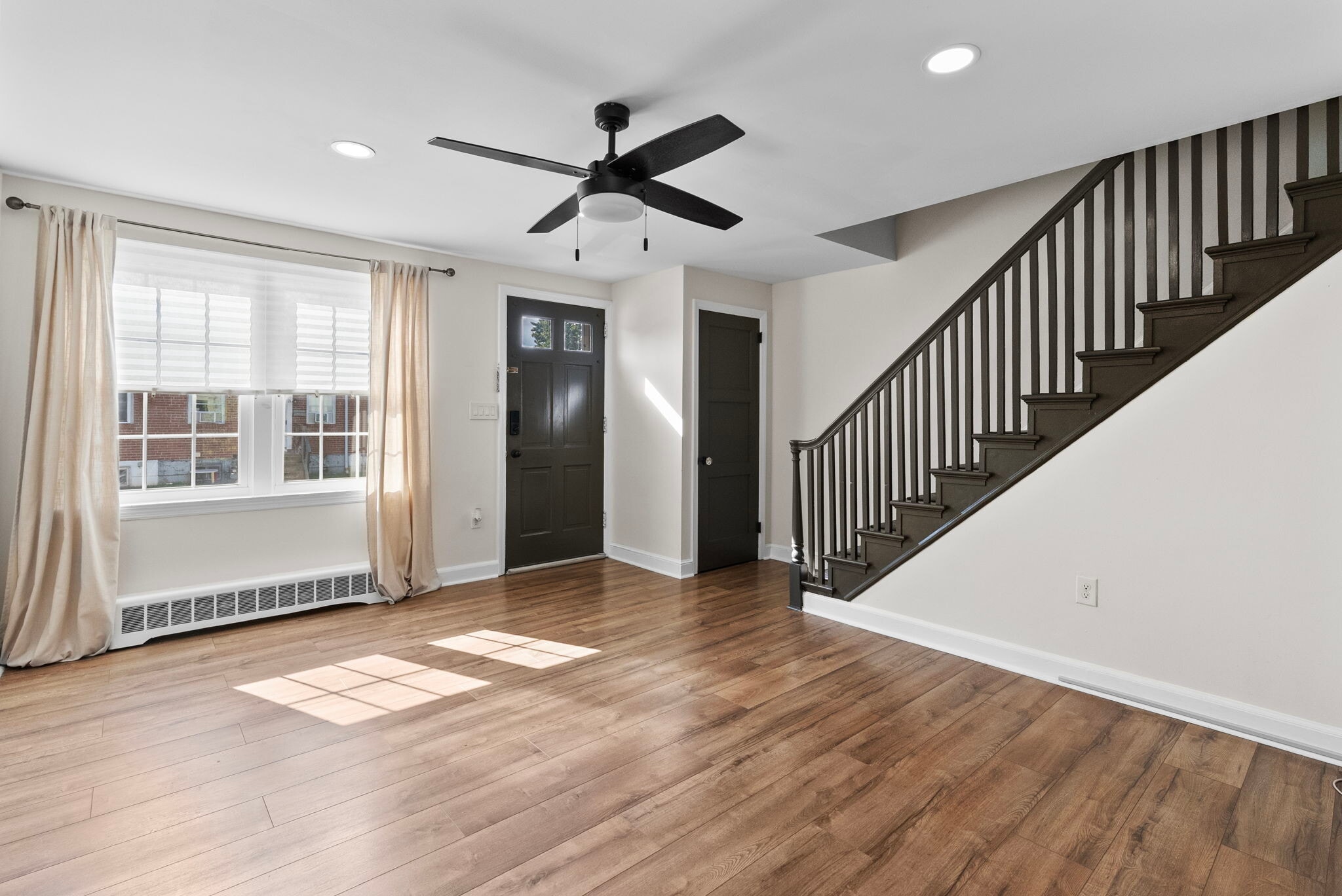 Building Photo - 720 Shaw Ave