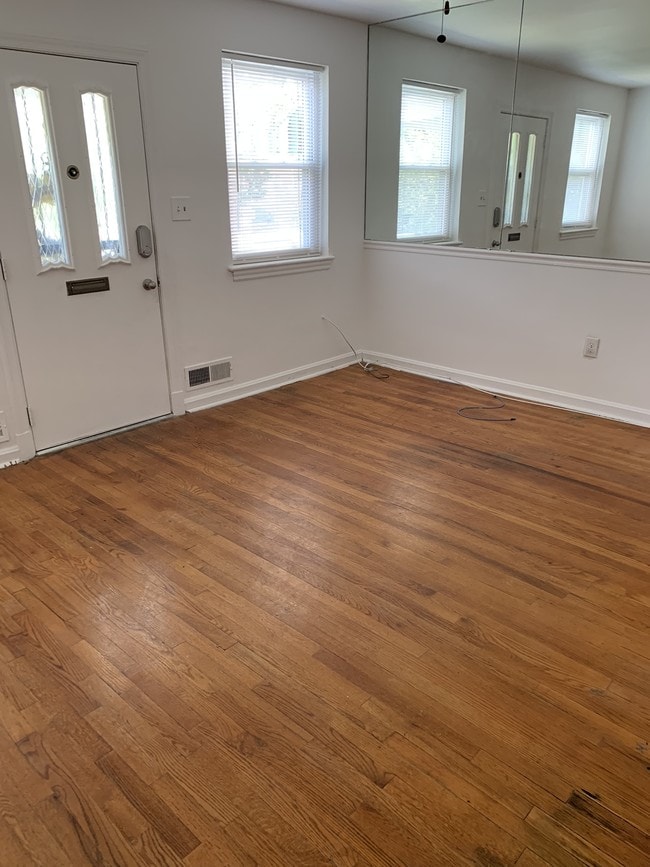 Building Photo - 4627 E Capitol St SE