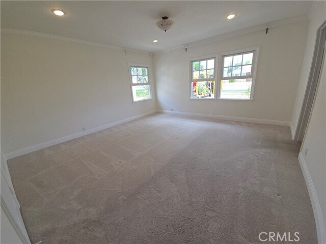 Building Photo - 1347 Vandyke Rd