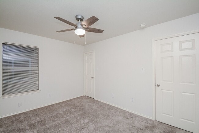 Building Photo - 2811 Eros Ln