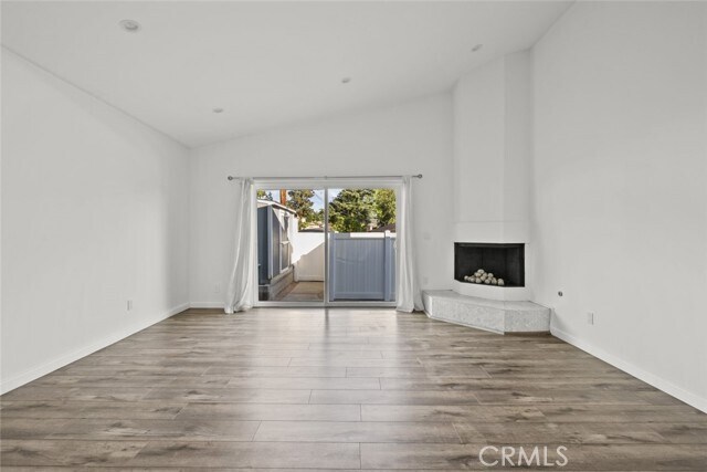 Building Photo - 4718 La Crescenta Ave