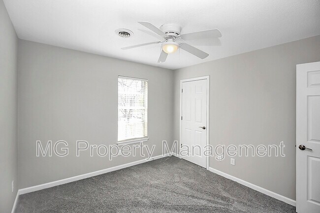 Building Photo - 141 Brookshire Dr