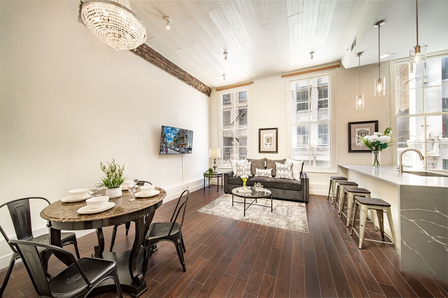 Building Photo - 210 Decatur St