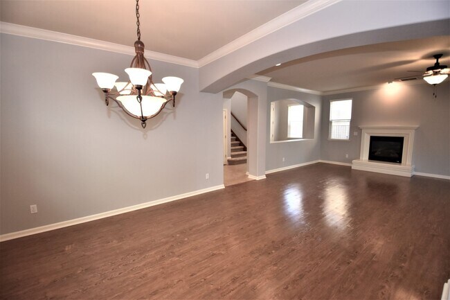 Building Photo - 3303 Southerland Rd