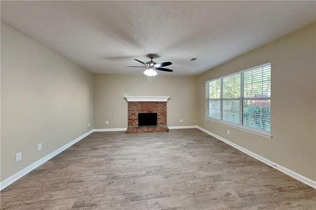 Building Photo - 4220 E Meadow Dr