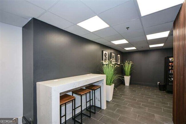 Building Photo - 620 Peachtree St NE