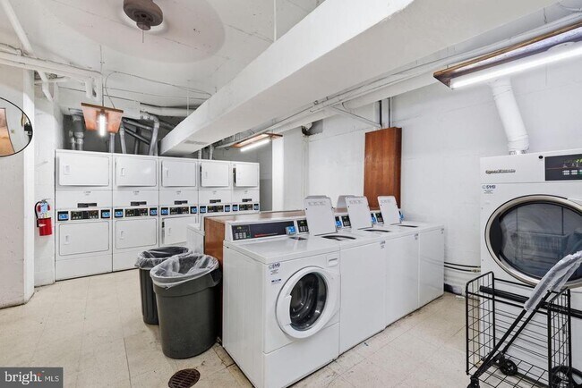 Building Photo - 1545 18th St NW