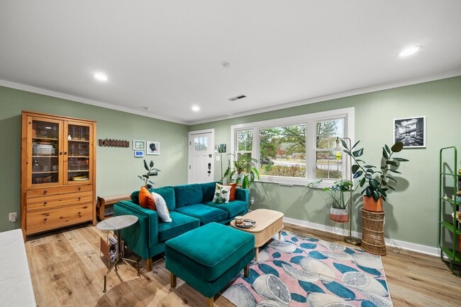 Building Photo - Durham's Best Ranch!