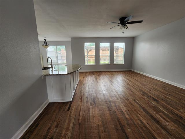 Building Photo - 529 Roundrock Ln