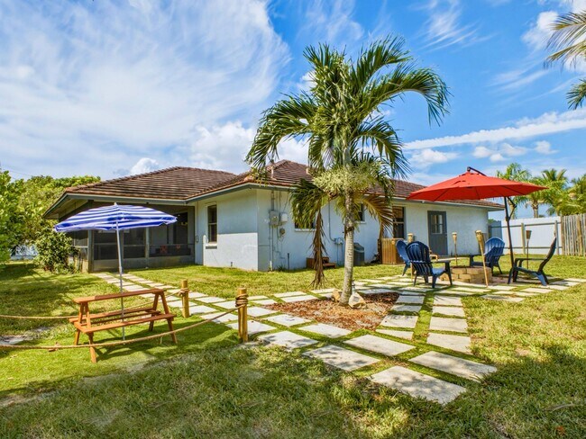Building Photo - 1127 Sea Pines Way