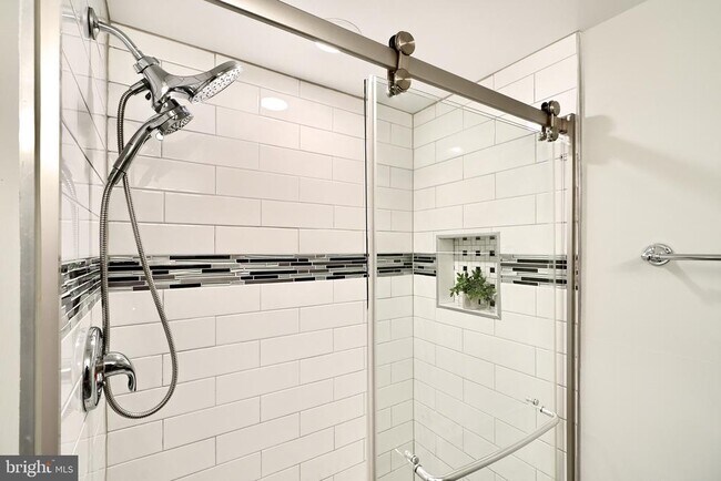 Building Photo - 28 Allegheny Ave